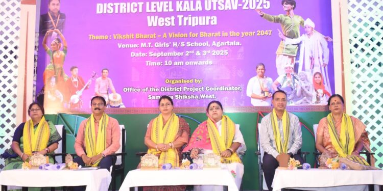 এম. টি. গার্লস হাই স্কুলে জেলা স্তরের কলা উৎসব ২০২৫-এর শুভ সূচনা