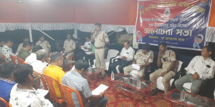 পূজাকে কেন্দ্র করে নিরাপত্তা ও শৃঙ্খলা রক্ষায় পুলিশ প্রশাসনের সঙ্গে পূজা উদ্যোক্তাদের বৈঠক।