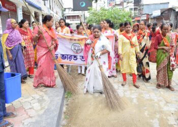 প্রধানমন্ত্রীর জন্মদিন উপলক্ষে সেবা পাক্ষিক কর্মসূচির অংশ হিসেবে ২০ নং ওয়ার্ডে স্বচ্ছ ভারত অভিযান পরিচালনা করলেন কর্পোরেটর রত্না দত্ত