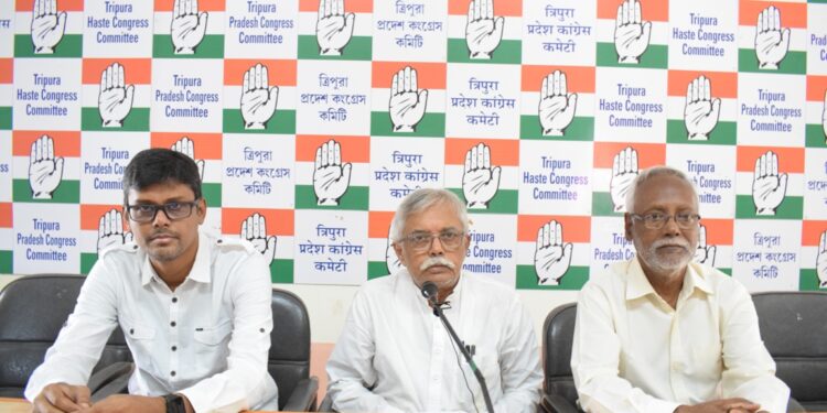 জিএসটি ও ডিএ প্রসঙ্গে সাংবাদিক বৈঠকে কংগ্রেসের কড়া সমালোচনা