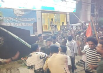 আগরতলায় তৃণমূল কংগ্রেসের অফিসে হামলা ঘিরে চাঞ্চল্য, পুলিশের উপস্থিতিতেই উত্তপ্ত পরিস্থিতি!