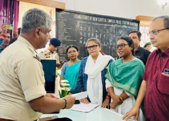 ত্রিপুরায় তৃণমূল অফিসে ভাঙচুর এবং দলীয়কর্মীদের সুরক্ষার দাবি নিয়ে এনসিসি পুলিশ থানায় দরখাস্ত দাখিল করলেন কলকাতা থেকে আশা তৃণমূল নেতৃত্বরা।