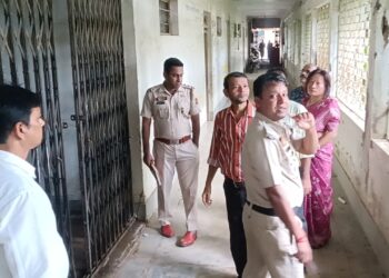 বড়জলা উচ্চ মাধ্যমিক স্কুলে গতকাল রাত্রে চোরের হানা। নিয়ে যায় অসংখ্য গুরুত্বপূর্ণ জিনিসপত্র, এই বিষয়ে বিস্তারিত জানান স্কুলের সহকারি  প্রধান  শিক্ষিকা দীপ্তি দেববর্মা ঘটনাস্থলে পশ্চিম থানার পুলিশ