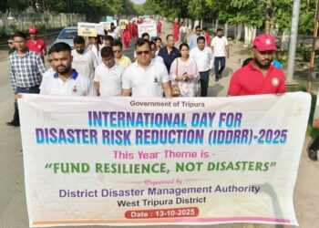 আন্তর্জাতিক দুর্যোগ ঝুঁকি হ্রাস দিবস উপলক্ষে আগরতলায় সচেতনতা শোভাযাত্রা, অংশগ্রহণ পশ্চিম জেলার প্রশাসনিক আধিকারিকদের