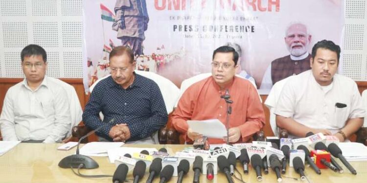 ‘ঐক্য মিছিল’কে ঘিরে সাংবাদিক সম্মেলনে মন্ত্রী টিঙ্কু রায়ের বক্তব্য