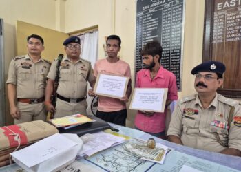 বিজয় সংঘ এলাকায় চুরির ঘটনায় বড় সাফল্য পূর্ব আগরতলা থানার পুলিশের! পার্থ লস্করের বাড়ি ও রাম ঠাকুর বালিকা বিদ্যালয় থেকে চুরি যাওয়া সামগ্রী ও নগদ টাকা সহ দুই চোরকে আটক করেছে পুলিশ। ঘটনার বিস্তারিত জানালেন থানার ইনচার্জ সুব্রত দেবনাথ।