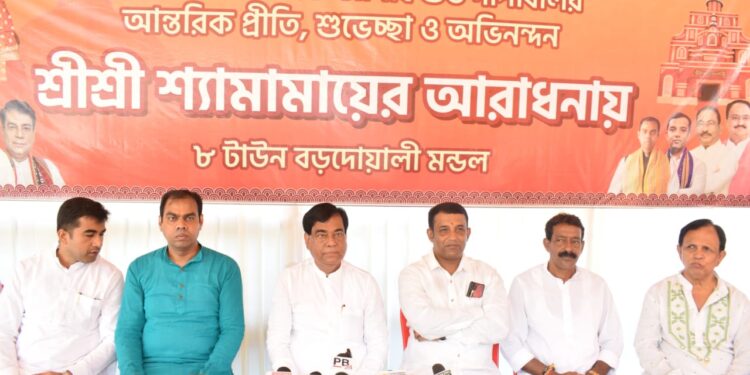 বিজেপি’র বড়দোয়ালী মণ্ডলের উদ্যোগে এবছরও অনুষ্ঠিত হচ্ছে শ্যামা আরাধনা! ধর্মীয় ভক্তি আর আনন্দে মেতে উঠেছেন এলাকাবাসী।