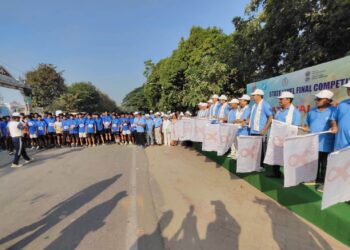 উমাকান্ত স্কুল মাঠে অনুষ্ঠিত ন্যাশনাল রেড রান স্টেট লেভেল ফাইনাল প্রতিযোগিতায় উপস্থিত যুব বিষয়ক ও ক্রীড়া দপ্তরের মন্ত্রী টিংকু রায়।