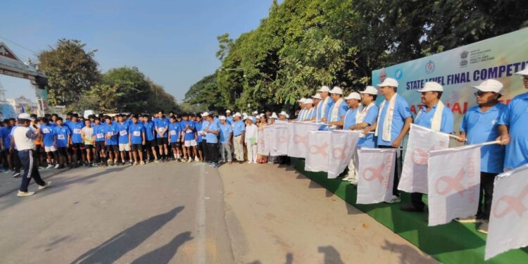 উমাকান্ত স্কুল মাঠে অনুষ্ঠিত ন্যাশনাল রেড রান স্টেট লেভেল ফাইনাল প্রতিযোগিতায় উপস্থিত যুব বিষয়ক ও ক্রীড়া দপ্তরের মন্ত্রী টিংকু রায়।