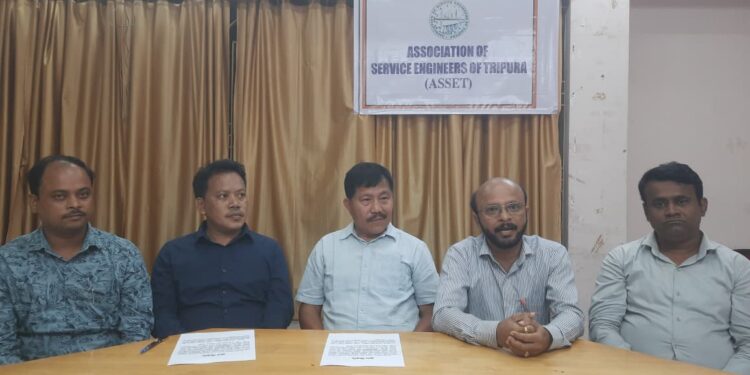 সরকারি তিন বাস্তুকারের উপর হামলার ঘটনায় ক্ষোভ ও উদ্বেগ! রাজ্যের দুই স্থানে পরপর হামলার ঘটনায় তীব্র প্রতিক্রিয়া জানাল অ্যাসোসিয়েশন অফ সার্ভিস ইঞ্জিনীয়ার্স অফ ত্রিপুরা।