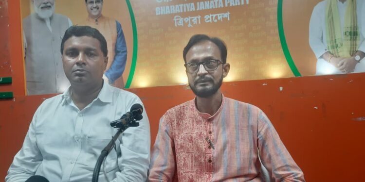 আজ প্রদেশ বিজেপি’র জরুরী বৈঠকের আগে কোর কমিটির গুরুত্বপূর্ণ আলোচনা সম্পন্ন। 