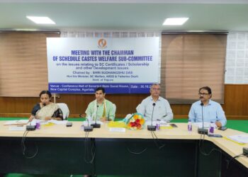 তফসিলি_জাতি কল্যাণের সার্বিক উন্নয়ন ও সরকারি সুবিধা বাস্তবায়ন নিয়ে সোনার তরী স্টেট গেস্ট হাউসে গুরুত্বপূর্ণ বৈঠকে সভাপতিত্ব করেন মন্ত্রী সুধাংশু দাস।