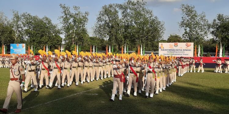 একতা দিবস উপলক্ষে এডি নগর পুলিশ মাঠে আয়োজিত বর্ণাঢ্য প্যারেড অনুষ্ঠান।