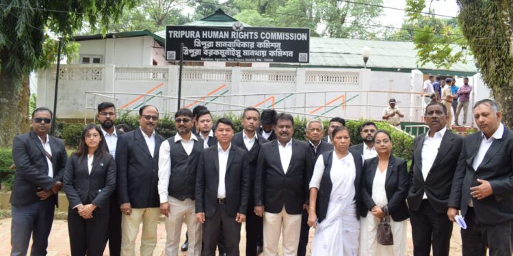 ত্রিপুরা মানবাধিকার কমিশনের চেয়ারম্যানের কাছে ডেপুটেশন প্রদান করল প্রদেশ কংগ্রেসের লিগ্যাল সেল।