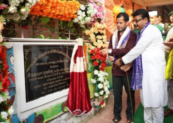 বক্সনগর আলিম হাই মাদ্রাসার নবনির্মিত দ্বিতল ভবনের উদ্বোধন করলেন সংখ্যালঘু উন্নয়ন দপ্তরের মন্ত্রী শুক্লা চরন নোয়াতিয়া।