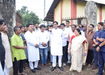 ইন্দ্রনগর কবরখলা এলাকায় পানীয় জলের সমস্যা সমাধানে এগিয়ে এলো আগরতলা পুর নিগম