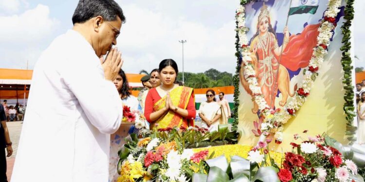 বন্দেমাতরম গানের ১৫০ তম বর্ষপূর্তি উদযাপন অনুষ্ঠানে মুখ্যমন্ত্রীর উপস্থিতিতে মুখরিত হলো সচিবালয় প্রাঙ্গণ।