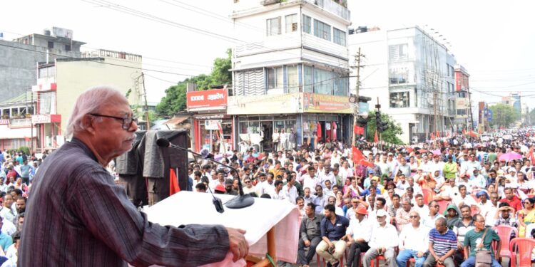 আগরতলায় সিপিআইএমের শ্রমিক সমাবেশে জনজোয়ার 