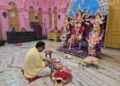 রাজন্য আমল থেকে আগরতলার ঐতিহ্য বহন করে চলা দুর্গা বাড়িতে শুরু হল কাত্যায়নী পূজার আয়োজন। আজ অনুষ্ঠিত হল মায়ের অধিবাস