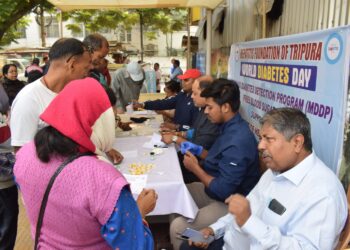 বিশ্ব ডায়াবেটিস দিবস উপলক্ষে ত্রিপুরা হেপাটাইটিস ফাউন্ডেশনের উদ্যোগে আয়োজিত হলো গণ ডায়াবেটিস শনাক্তকরণ কর্মসূচি। স্বাস্থ্য দপ্তর ও হরাধন সঙ্ঘা ক্লাবের সহযোগিতায় বিনামূল্যে রক্তে শর্করা পরীক্ষার ব্যবস্থা করা হয়।