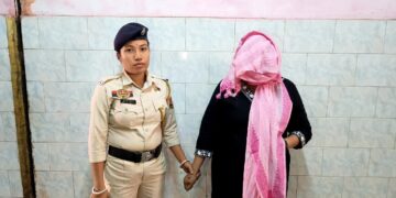 অবশেষে পুলিশের ফাঁদে মাধুরী! কৃষ্ণনগর থেকে ৯ গ্রাম হেরোইনসহ গ্রেপ্তার।