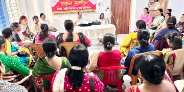 সারা ভারত গণতান্ত্রিক নারী সমিতি পশ্চিম জেলা কমিটির উদ্যোগে ২৫শে নভেম্বর আন্তর্জাতিক নারী নির্যাতন বিরোধী দিবস উপলক্ষে অনুষ্ঠিত হয় একটি গুরুত্বপূর্ণ একদিনের সেমিনার। সমাজে ক্রমবর্ধমান নারী নির্যাতন, তার প্রতিরোধ, আইনি সহায়তা, সামাজিক সচেতনতা এবং নারীর সুরক্ষা নিশ্চিত করার জন্য যৌথ উদ্যোগ—এই সমস্ত বিষয়কে কেন্দ্র করে আলোচনা করেন উপস্থিত অতিথিরা। 