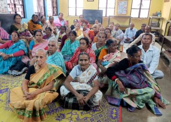 নিয়োগ অনিশ্চয়তায় হতাশ কমিউনিটি হেলথ গাইডরা, কান্নায় ভেঙে পড়লেন অনেকেই।