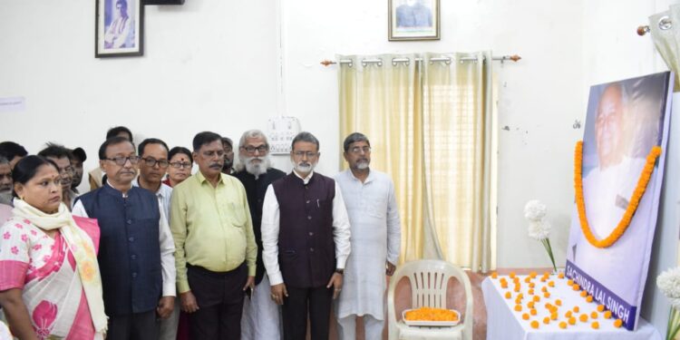 ত্রিপুরা প্রদেশ কংগ্রেস ভবনে বিনম্র শ্রদ্ধায় পালন করা হলো প্রয়াত প্রাক্তন মুখ্যমন্ত্রী শচীন্দ্র লাল সিংহের মৃত্যুবার্ষিকী। অনুষ্ঠানে উপস্থিত ছিলেন প্রদেশ কংগ্রেস সভাপতি আশীষ কুমার সাহা সহ দলের অন্যান্য নেতৃত্ব।