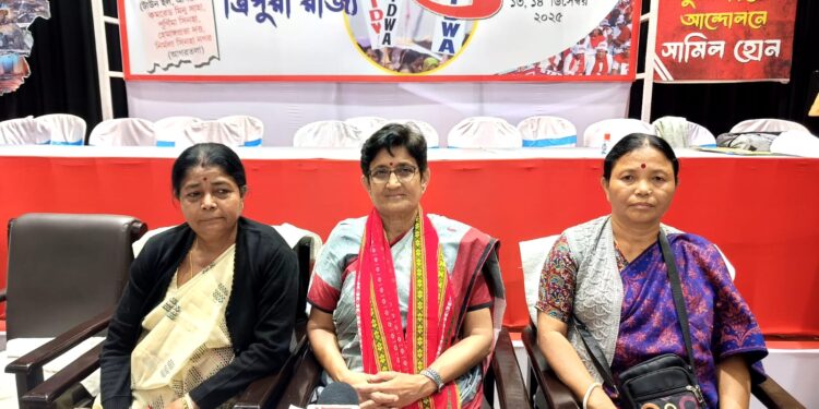 এআইডিডব্লিউএ ত্রিপুরা রাজ্য কমিটির নেতৃত্বে পরিবর্তন—সভাপতি হিসেবে নির্বাচিত বৃন্দা দেববর্মা, সম্পাদক পদে পুনর্নির্বাচিত স্বপ্না দত্ত।