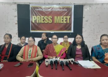 রাজ্যের ককবরক ভাষার উন্নয়ন চান না মুখ্যমন্ত্রী—এই অভিযোগ তুলে রোমান স্ক্রিপ্ট প্রসঙ্গে এমন মন্তব্য করেছেন মুখ্যমন্ত্রী ডা. মানিক সাহা।