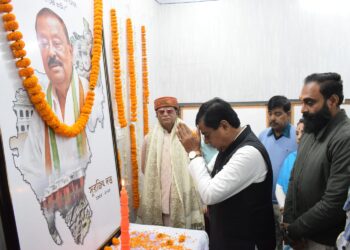 রামনগরের প্রাক্তন বিধায়ক সুরজিৎ দত্তের দ্বিতীয় প্রয়াণ বার্ষিকীতে শনিবার বিজেপি রামনগর মণ্ডল কার্যালয়ে গভীর শ্রদ্ধায় স্মরণ করা হয় তাঁকে।