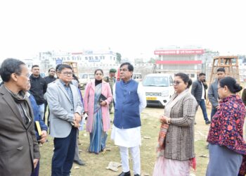 বিবেকানন্দ ময়দানে স্বদেশী মেলার প্রস্তুতি পরিদর্শনে এলেন মেয়র। আয়োজনে কোনও ঘাটতি না থাকে, তা খতিয়ে দেখেন তিনি।