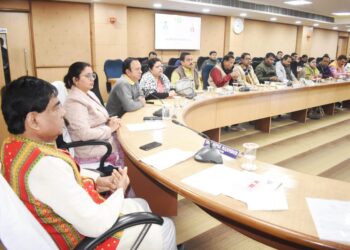 আগরতলায় আসন্ন ৩ দিনের স্বদেশী মেলাকে সফল করতে তৎপর পুর নিগম। আজ নিগমের কনফারেন্স হলে মেয়র দীপক মজুমদারের উপস্থিতিতে কর্পোরেটর ও আধিকারিকদের নিয়ে প্রস্তুতি ও ব্যবস্থাপনা নিয়ে বিস্তারিত পর্যালোচনা বৈঠক অনুষ্ঠিত হয়।