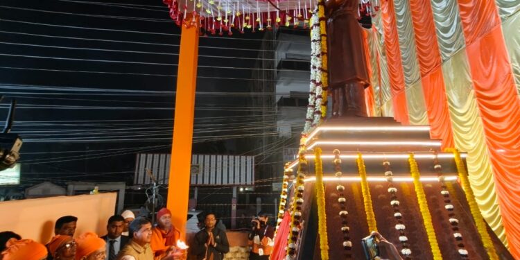 গাঙ্গাইল রোডস্থিত রামকৃষ্ণ মিশন প্রাঙ্গণে আয়োজিত অনুষ্ঠানে স্বামী বিবেকানন্দের পূর্ণাবয়ব মূর্তির আবরণ উন্মোচন করা হয়।