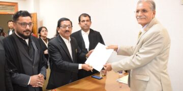 ত্রিপুরা বার কাউন্সিলের আসন্ন নির্বাচনের জন্য মনোনয়নপত্র জমা দিলেন মোট ১৭ জন প্রার্থী। নির্বাচনী প্রক্রিয়া ঘিরে আইনজীবী মহলে শুরু হয়েছে তৎপরতা।