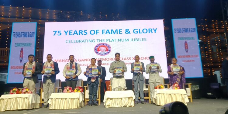 মহাত্মা গান্ধী মেমোরিয়াল দ্বাদশ শ্রেণী বিদ্যালয়ের ৭৫ বর্ষপূর্তি সমাপ্তি অনুষ্ঠানে উপস্থিত রাজ্যের মুখ্যমন্ত্রী ডাঃ মানিক সাহা। দু’দিন ব্যাপী অনুষ্ঠানের প্রথম দিনে বিশেষ আকর্ষণ এই উপস্থিতি।