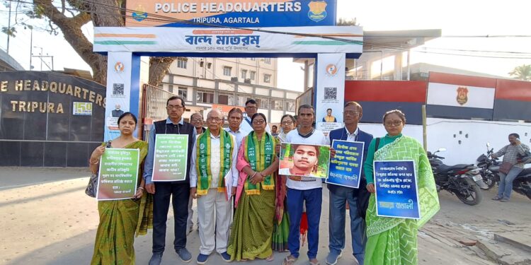 নাগাল্যান্ডে নিখোঁজ ত্রিপুরার বাসিন্দা প্রণব দাস কে অবিলম্বে খুজে রাজ্যে ফিরে আনার ব্যবস্থার দাবিতে আমরা বাঙালি দলের পক্ষ থেকে মুখ্যমন্ত্রীর উদ্দেশ্যে পুলিশের মহা নির্দেশকের নিকট চিঠি প্রেরণ করেন।