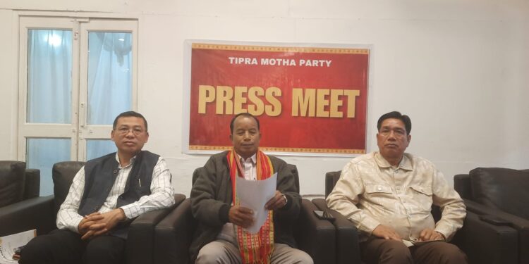 এডিসি উন্নয়ন তহবিল খরচে অনিয়ম নিয়ে রাজ্য সরকারের বক্তব্যকে খারিজ করল মথা। উল্টে শাসক দলের বিরুদ্ধে তোলা হল গুরুতর অভিযোগ।