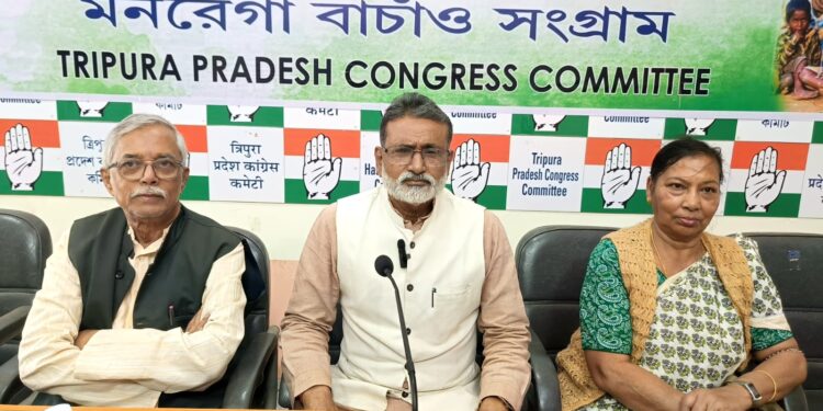  রাজ্যে বৌদ্ধ ধর্মীয় সার্কিট গড়ে তোলার পরিকল্পনা নিয়ে কটাক্ষ প্রদেশ কংগ্রেসের। কংগ্রেসের দাবি, ৮ বছর আগের বাজেট প্রতিশ্রুতি ভুলে গিয়ে এ বছরও ফের একই প্রতিশ্রুতি দেওয়া হয়েছে।