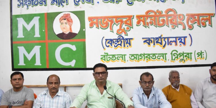  বেআইনি দখলদার উচ্ছেদ অভিযানকে কেন্দ্র করে প্রতিবাদে সরব অল ত্রিপুরা নির্মাণ শ্রমিক সমিতি ও ত্রিপুরা ফুটপাত হকার সংগ্রাম সমিতি।