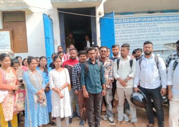 স্কলারশিপের দাবিতে ওবিসি কল্যাণ দফতরে ফের ছাত্র-ছাত্রীদের বিক্ষোভ