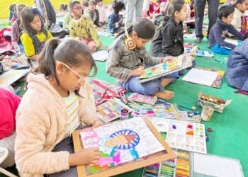  ছোটদের কল্পনা ও সৃজনশীল ভাবনার বিকাশে লংতরাই পরিবারের উদ্যোগে বসে আঁকো প্রতিযোগিতা।