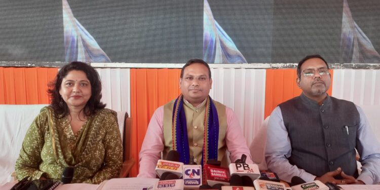  আগরতলার বিবেকানন্দ ময়দানে অনুষ্ঠিত হতে চলেছে রাজ্যস্তরীয় জনপ্রতিনিধি মহাসম্মেলন।