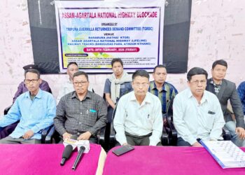 বিভিন্ন দাবিতে জাতীয় সড়ক ও রেলপথ অবরোধের ডাক দিল আত্মসমর্পণকারী বৈররা।