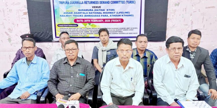 বিভিন্ন দাবিতে জাতীয় সড়ক ও রেলপথ অবরোধের ডাক দিল আত্মসমর্পণকারী বৈররা।