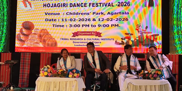 রাজধানীর শিশু উদ্যানে শুরু হলো দু’দিন ব্যাপী জাতীয় স্তরের ঐতিহ্যবাহী হস্তশিল্প ও হজাগিড়ি নৃত্য উৎসব। রাজ্য জনজাতি কৃষ্টি ও গবেষণা কেন্দ্রের উদ্যোগে আয়োজিত এই উৎসবের উদ্বোধন করেন জনজাতি কল্যাণ দপ্তরের মন্ত্রী বিকাশ দেববর্মা।