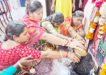 শিব চতুর্দশী উপলক্ষে আগরতলা শহরের বটতলা শিব মন্দির ও শিব বাড়ি সহ বিভিন্ন শিবালয়ে ভক্তদের ঢল—ভোর থেকেই বিশেষ পূজা, অভিষেক ও আরতিতে মুখরিত মন্দির চত্বর, সর্বত্র ভক্তিময় পরিবেশ। 