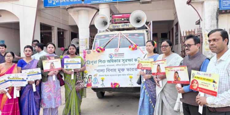 শিশু বিবাহ প্রতিরোধ ও সচেতনতা বৃদ্ধির লক্ষ্যে ত্রিপুরা কমিশন ফর উইমেনের উদ্যোগে প্রচারাভিযান ও পথসভা অনুষ্ঠিত হল আগরতলায়। অনুষ্ঠানে কমিশনের সদস্য-সহ বিভিন্ন স্বেচ্ছাসেবী সংগঠনের প্রতিনিধিরা অংশগ্রহণ করেন।