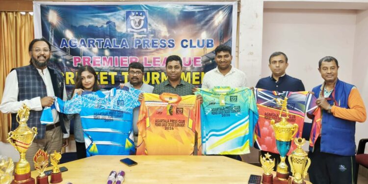 আগামী ২২ ফেব্রুয়ারি আগরতলা প্রেসক্লাবের উদ্যোগে প্রিমিয়ার ক্রিকেট লীগের আয়োজন করা হয়েছে। চারটি দলকে নিয়ে এই প্রতিযোগিতা অনুষ্ঠিত হবে। আজ সাংবাদিক সম্মেলনের মাধ্যমে বিস্তারিত কর্মসূচি ঘোষণা করা হয় এবং একই সঙ্গে চারটি দলের জার্সির উদ্বোধনও সম্পন্ন হয়।