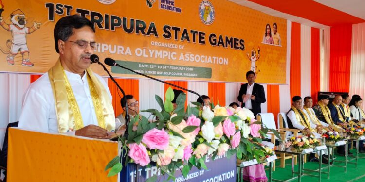 প্রথম ত্রিপুরা স্টেট গেমসের উদ্বোধনী অনুষ্ঠানে বক্তব্য রাখছেন ত্রিপুরার মুখ্যমন্ত্রী ডাঃ Manik Saha Tripura Olympic Association-এর উদ্যোগে আয়োজিত এই ক্রীড়া উৎসব রাজ্যের ক্রীড়াবিদদের প্রতিভা বিকাশে নতুন দিগন্ত উন্মোচন